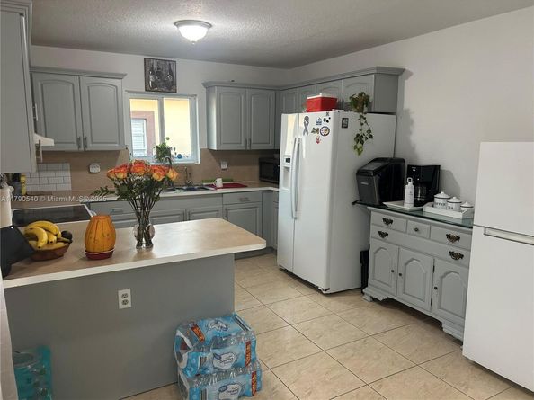 1446 NW 61st St, Miami FL 33142