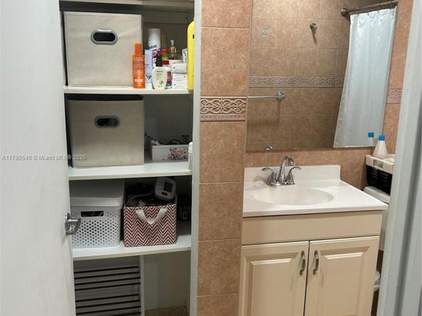 1446 NW 61st St, Miami FL 33142