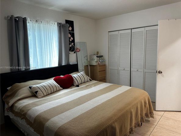 1446 NW 61st St, Miami FL 33142