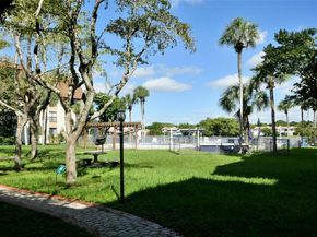 671 NE 195th St 416E, Miami FL 33179