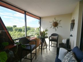 671 NE 195th St 416E, Miami FL 33179