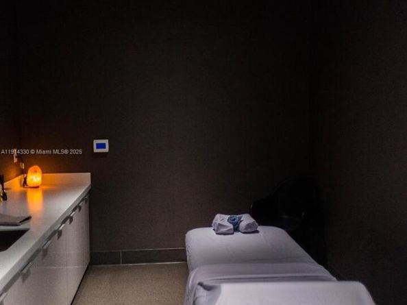 1600 NE 1st Ave 2508, Miami FL 33132