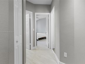 5869 NW 112th Ct, Doral FL 33178