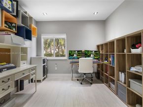 5869 NW 112th Ct, Doral FL 33178