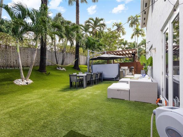 5869 NW 112th Ct, Doral FL 33178