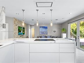 5869 NW 112th Ct, Doral FL 33178