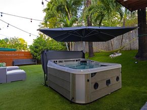 5869 NW 112th Ct, Doral FL 33178