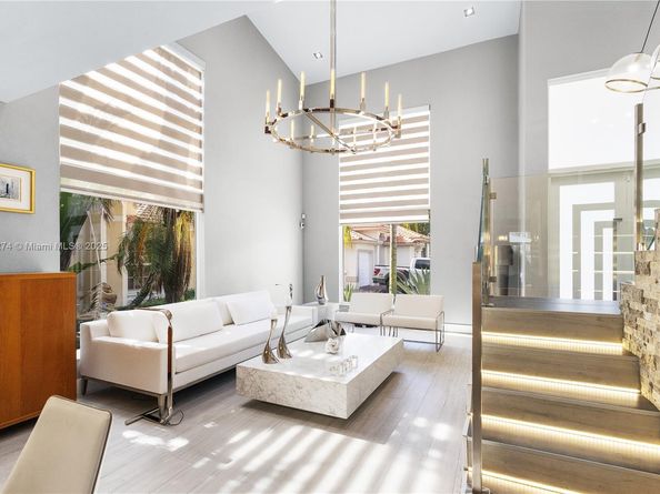 5869 NW 112th Ct, Doral FL 33178