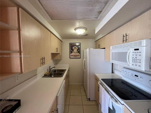 1185 Marseille Dr 309, Miami Beach FL 33141