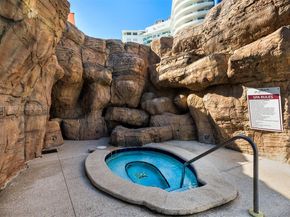 5225 Collins Ave PH8, Miami Beach FL 33140