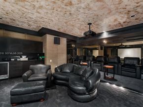 5225 Collins Ave PH8, Miami Beach FL 33140