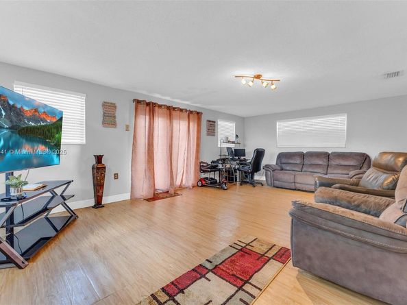 3738 NW 207th Dr, Miami Gardens FL 33055