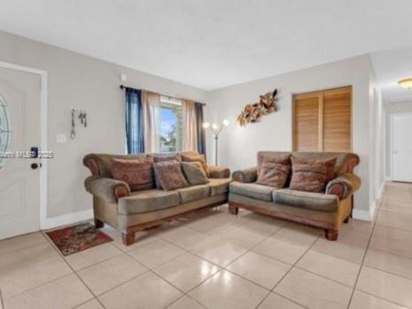 3738 NW 207th Dr, Miami Gardens FL 33055