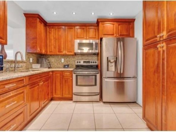 3738 NW 207th Dr, Miami Gardens FL 33055