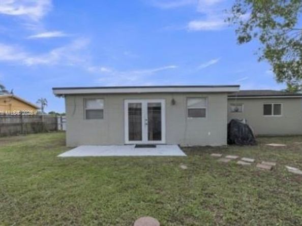 3738 NW 207th Dr, Miami Gardens FL 33055