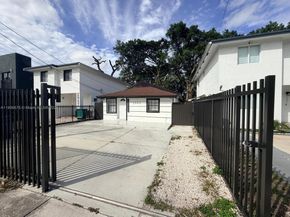 2953 NW 45th St, Miami FL 33142