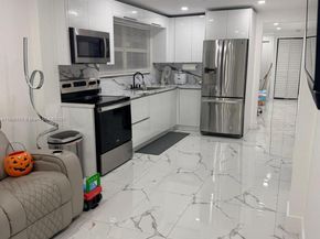 2953 NW 45th St, Miami FL 33142