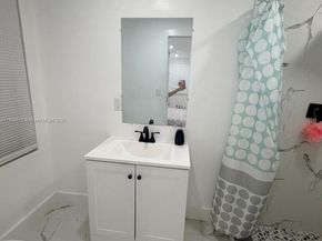 2953 NW 45th St, Miami FL 33142