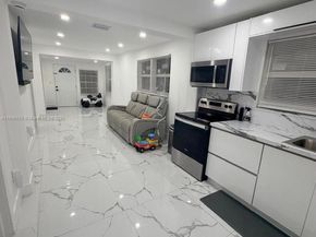 2953 NW 45th St, Miami FL 33142