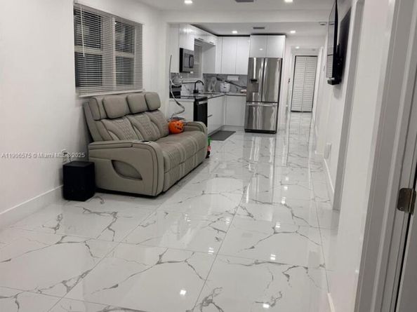 2953 NW 45th St, Miami FL 33142