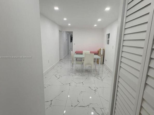 2953 NW 45th St, Miami FL 33142