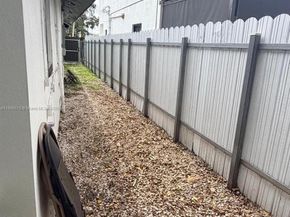 2953 NW 45th St, Miami FL 33142