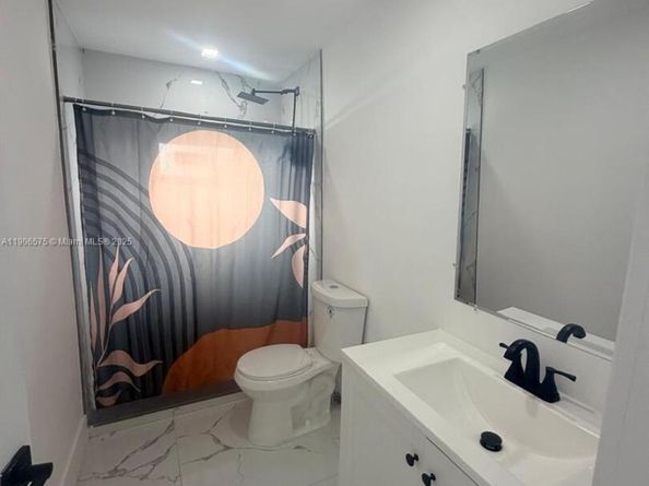 2953 NW 45th St, Miami FL 33142