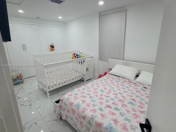 2953 NW 45th St, Miami FL 33142