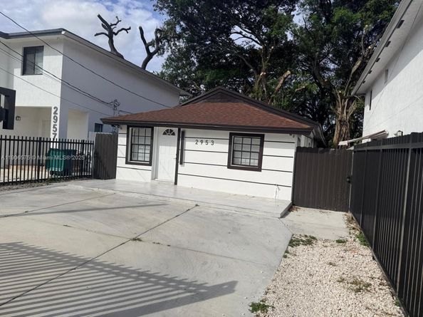 2953 NW 45th St, Miami FL 33142