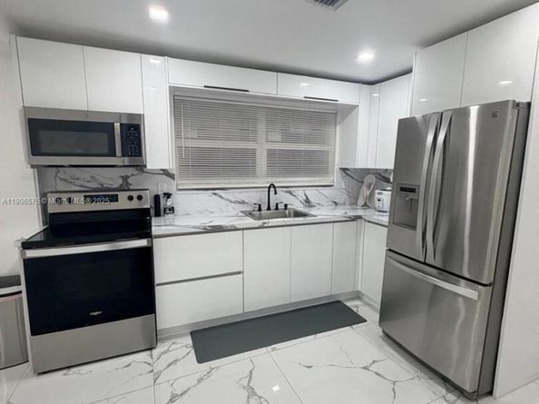 2953 NW 45th St, Miami FL 33142