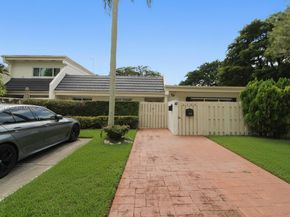 8232 SW 81st Ter 8232, Miami FL 33143