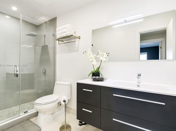 8232 SW 81st Ter 8232, Miami FL 33143