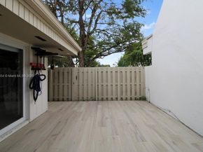 8232 SW 81st Ter 8232, Miami FL 33143
