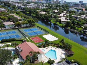 8232 SW 81st Ter 8232, Miami FL 33143