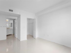 17100 N Bay Rd 1210, Sunny Isles Beach FL 33160