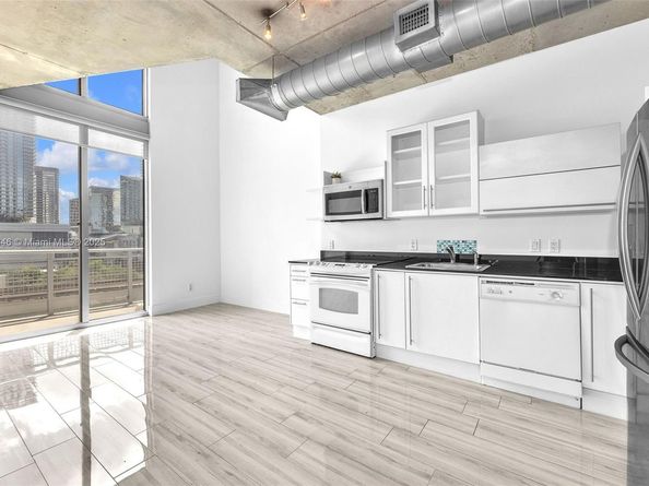 690 SW 1st Court 1008, Miami FL 33130