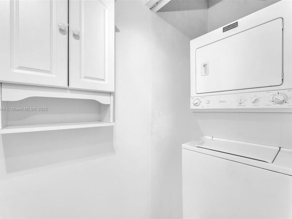 690 SW 1st Court 1008, Miami FL 33130