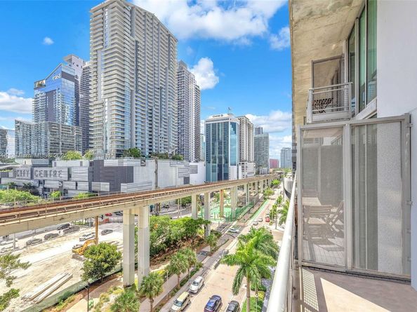 690 SW 1st Court 1008, Miami FL 33130