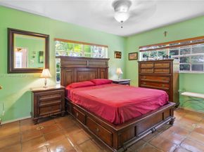 5644 SW 69th Ave, Miami FL 33143