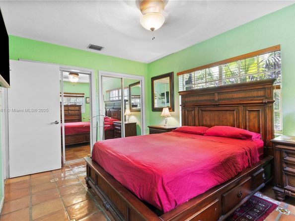 5644 SW 69th Ave, Miami FL 33143
