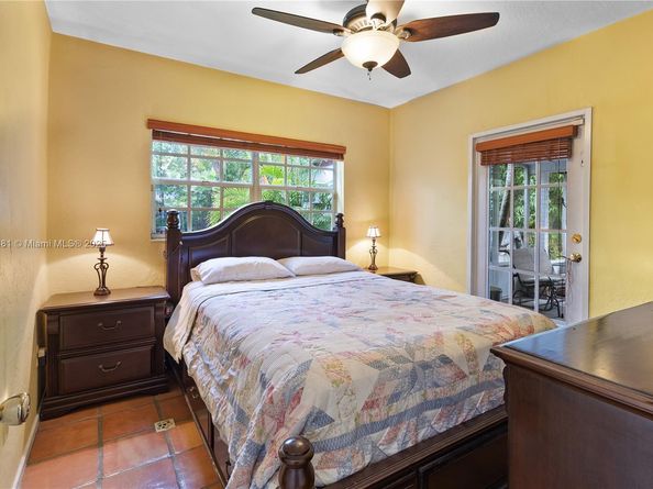 5644 SW 69th Ave, Miami FL 33143