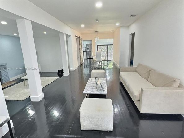 6541 SW 18 St, Miami FL 33155