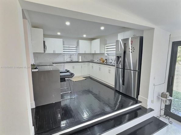 6541 SW 18 St, Miami FL 33155