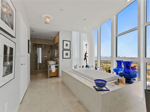 6000 Indian Creek Dr PH 2501, Miami Beach FL 33140