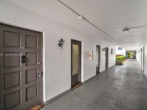 1201 Hillcrest Ct 102, Hollywood FL 33021