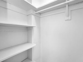 1201 Hillcrest Ct 102, Hollywood FL 33021