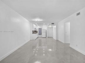 1201 Hillcrest Ct 102, Hollywood FL 33021