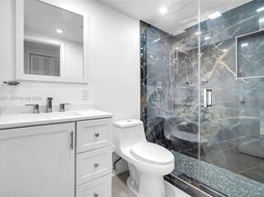 1201 Hillcrest Ct 102, Hollywood FL 33021