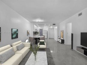 1201 Hillcrest Ct 102, Hollywood FL 33021