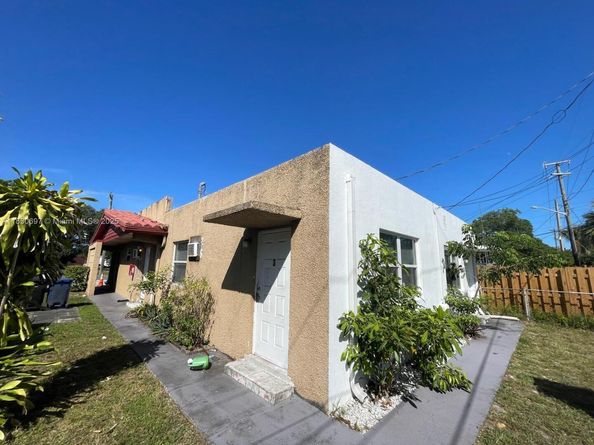 635 NW 22nd Rd, Fort Lauderdale FL 33311